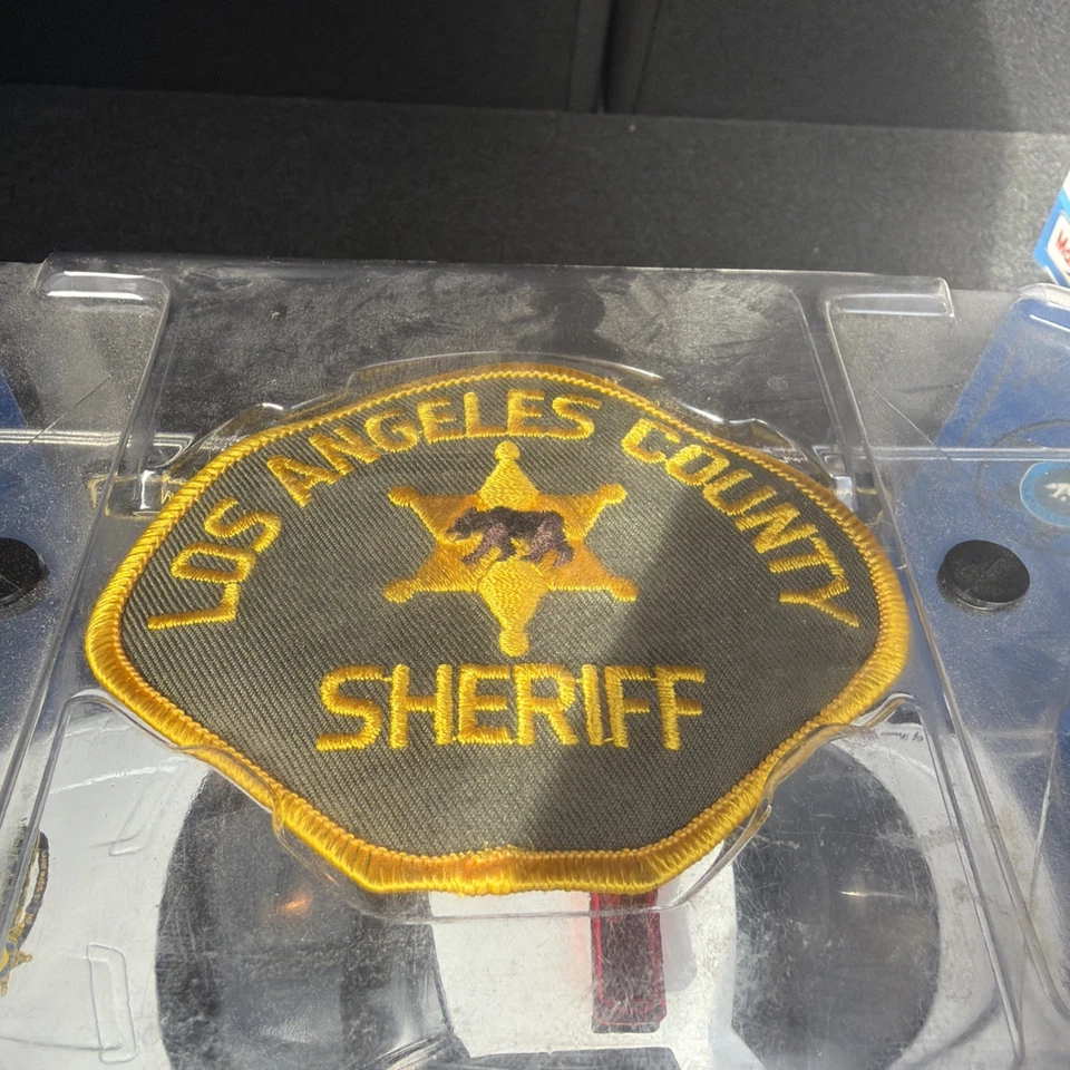 CODE 3 - PREMIER CHIEF'S ED. - LOS ANGELES COUNTY SHERIFF CAMARO POLICE CAR 1/24 - Image 4 of 4