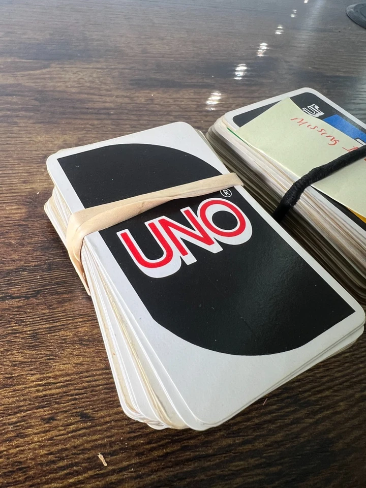 Uno Card Game Vintage Hong Kong International Games Edition RARE GUC - Image 2 of 4