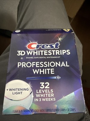 Crest 3D PROFESSIONAL WHITE with LED LIGHT Whitestrips 19 Treatments 11/2027