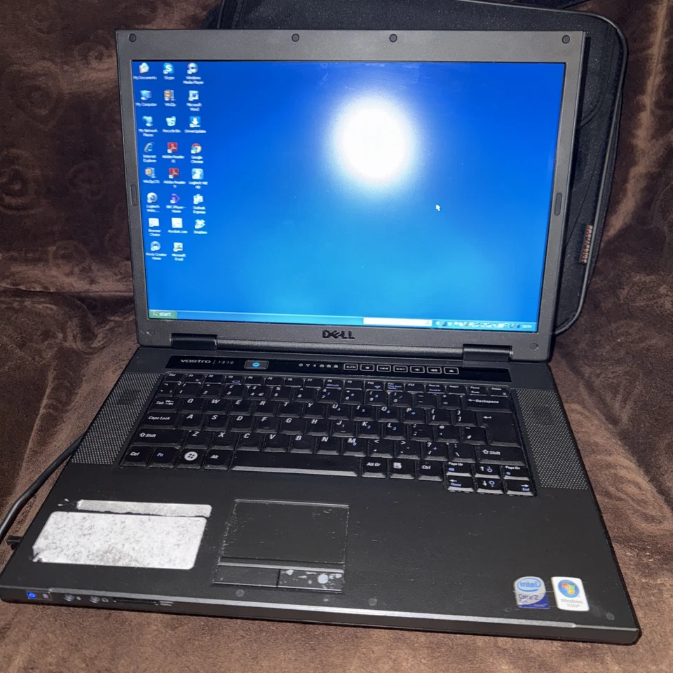 Dell Vostro 1510 Laptop With Charger And Bag - Image 3 of 4