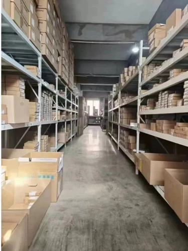 1PC Omron R88M-K1K030F-S2 R88MK1K030FS2 Servo Motor New Expedited Shipping - Picture 2 of 2