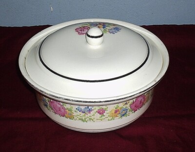 Hotoven Harker Cooking Ware Covered Casserole Dish 1 Floral Needlepoint Design