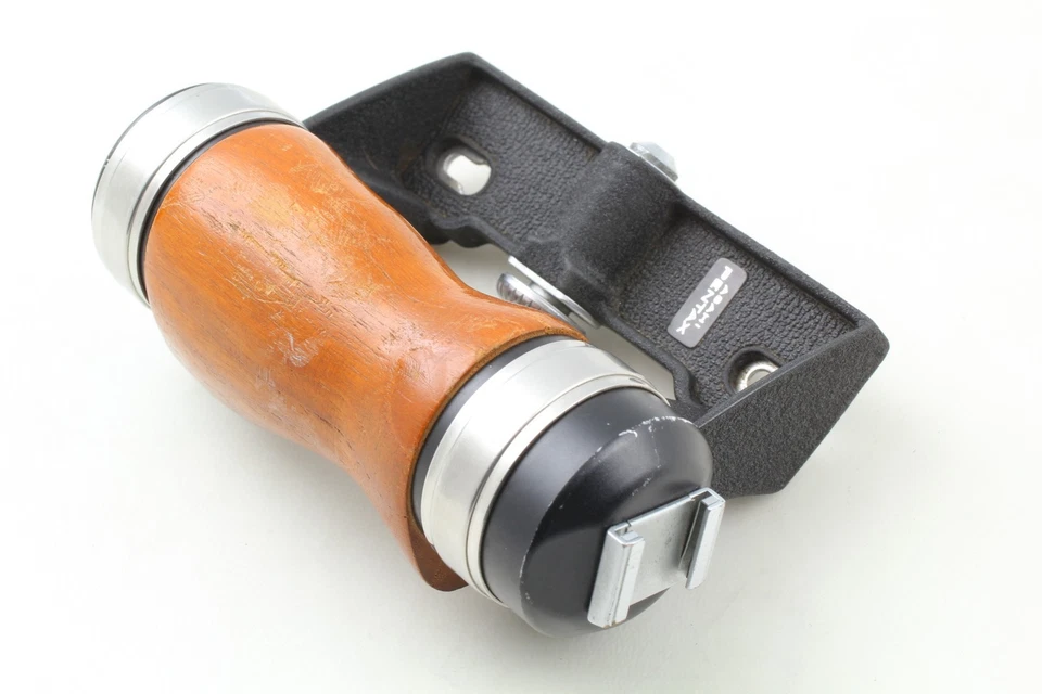 [Near MINT] Asahi Pentax Wood Hand Grip For Pentax 6x7 67 II From JAPAN - Image 3 of 4