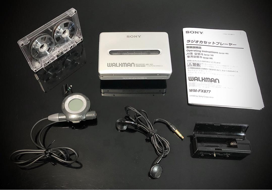 SONY カセットウォークマン WM-FX877 整備品 リモコン付き Sony WM-FX877 Cassette Walkman Silver Color With Remote