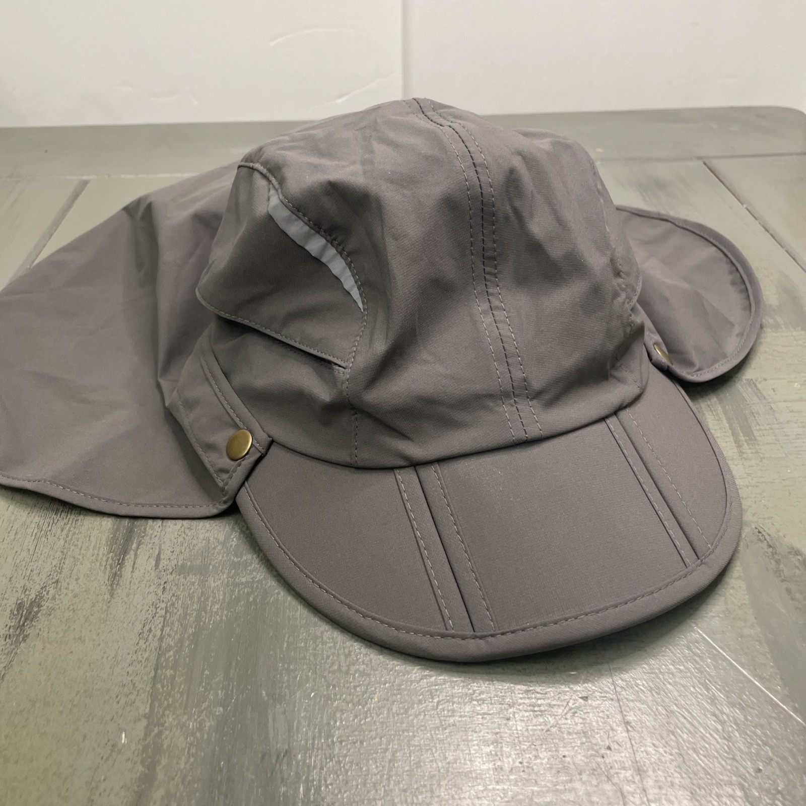 NWT Running Mens Hat Cap Strapback Gray Sun Shield Neck Flap Hiking Detachable