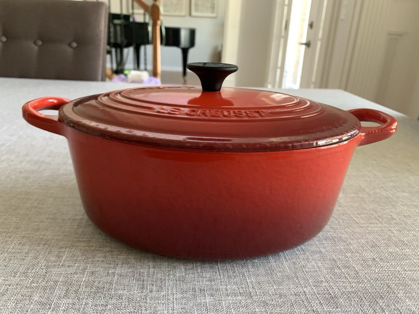 Le Creuset Enamel Cast Iron Dutch Oven #25 Double Handle Oval Red 8”x 10”