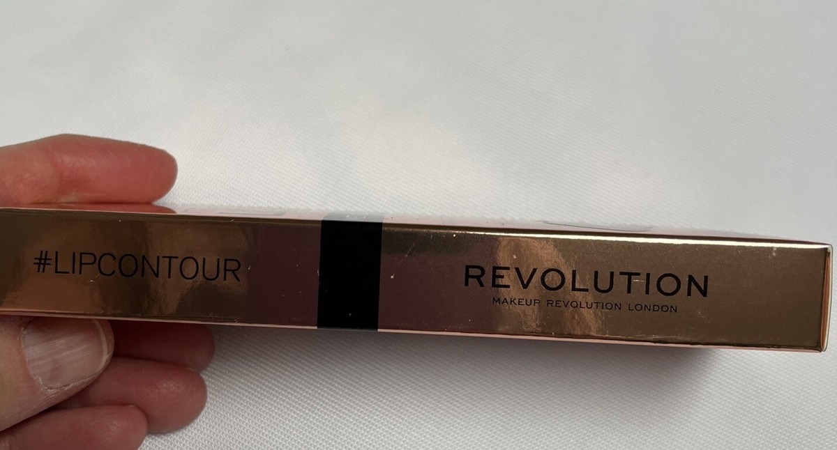 Revolution Retro Luxe Metallic Lip Contour Kit Lipstick Lip