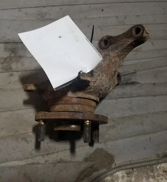 Левый передний шпиндельный кулак водителя для KIA Spectra 2004-2009 годов выпуска - Изображение 2 из 3