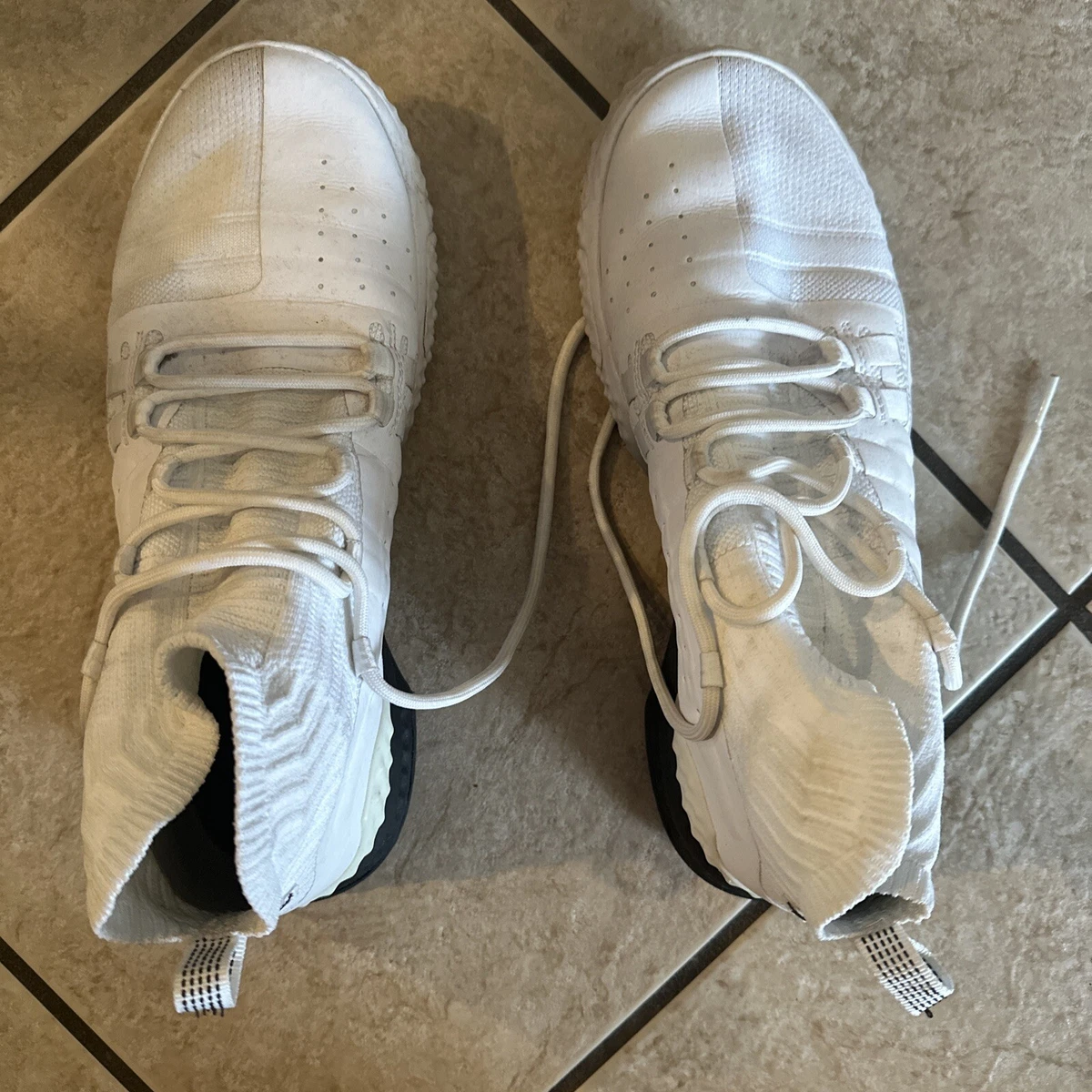 Ua rock delta store training shoes