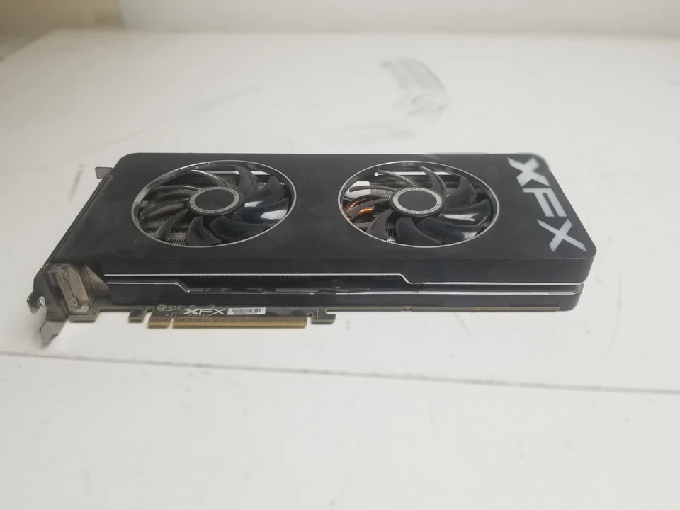 AMD XFX Radeon R9-290X-ED 4GB GDDR5 R9-290X-EDB V6.1 Black DD 1050M D5 DP - Image 3 of 3