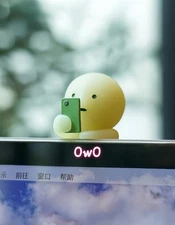 Authentic SMISKI Hippers Check your phone Mini Figure Toy📱