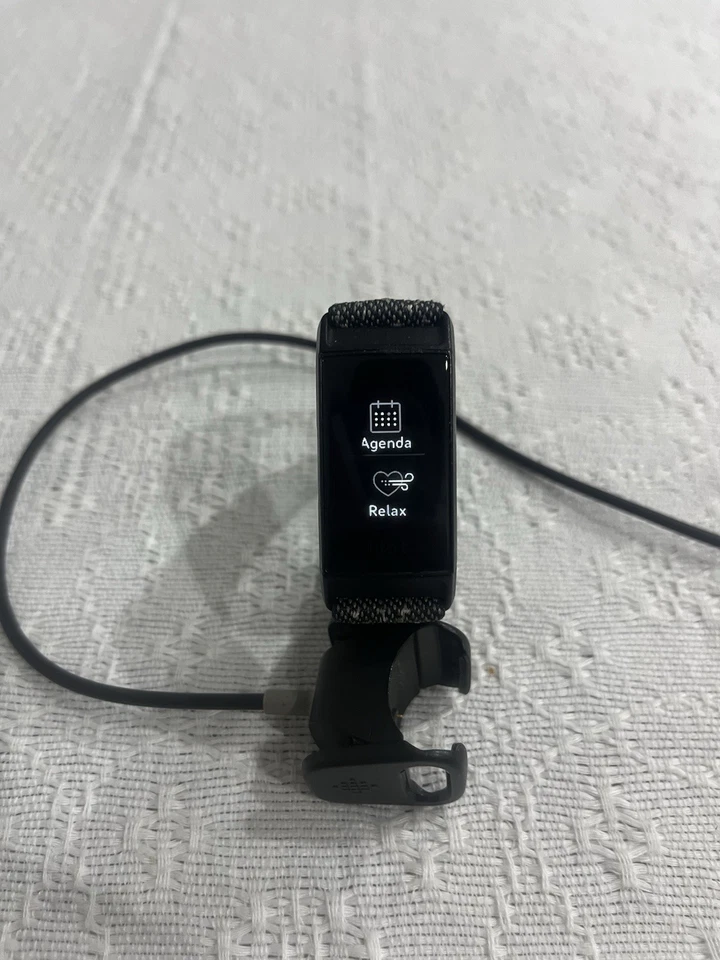 Fitbit Charge 4 With Fabric Band & USB Charger - Image 3 of 4