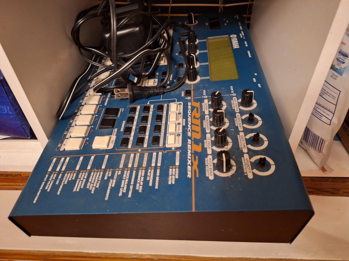 Yamaha RM1x シーケンサー 000000120978952-00-720x720.jpg