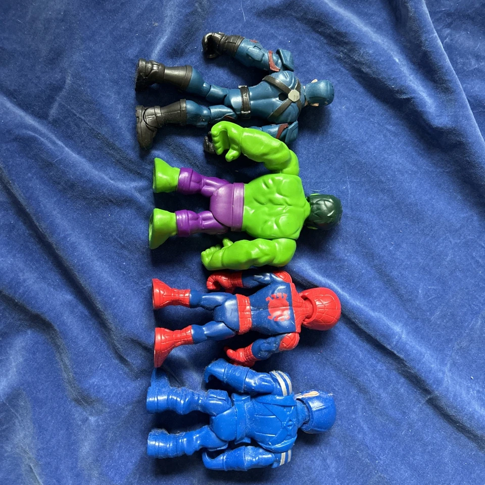 Lot Of 4 Marvel Disney 5.5 Figures Spider-Man Hulk & 2 Captain Americas Action - Image 3 of 4