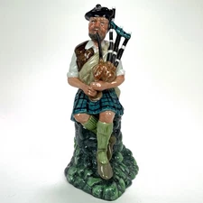 Vintage Royal Doulton Porcelain Figurine • The Piper #HN 2907