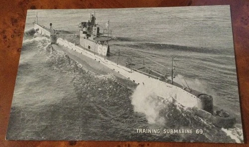 Naval Training Submarine U.S.S. O-8 / SS-69- WWII 8" x 5" Black and White Photo