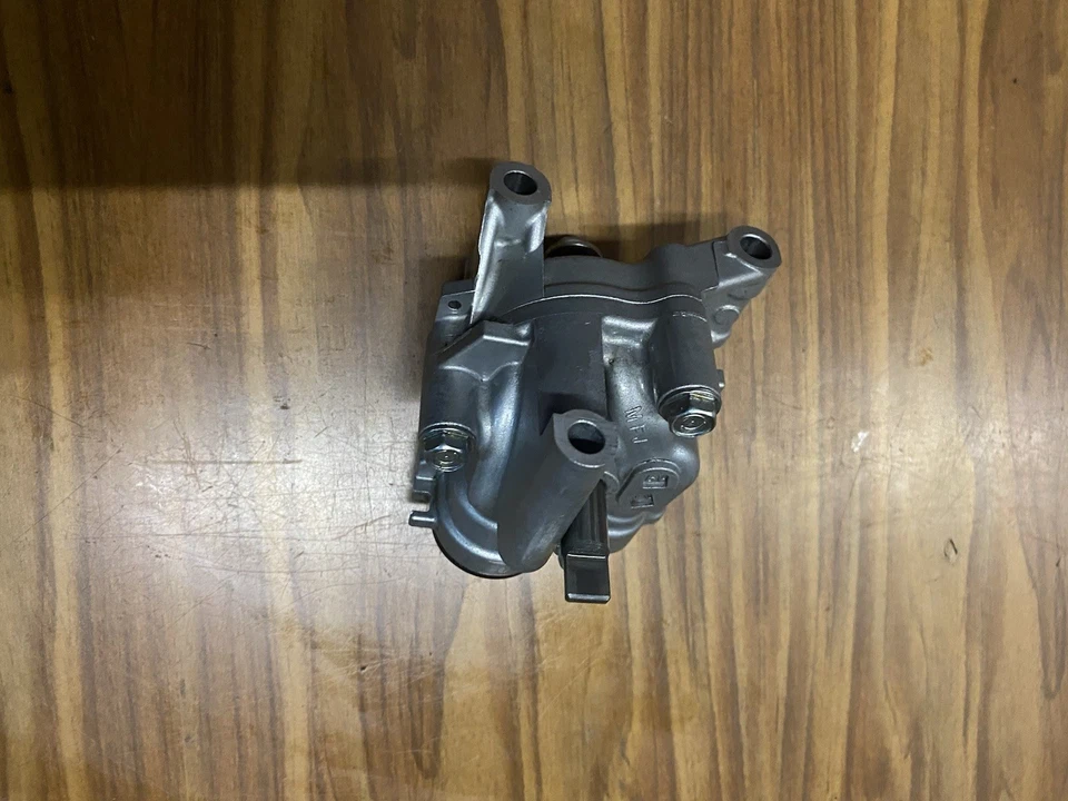 POMPE A HUILE HONDA 600 HORNET MODELE PC41 .CB 600 F Année 2007-2011 - Photo 1/3
