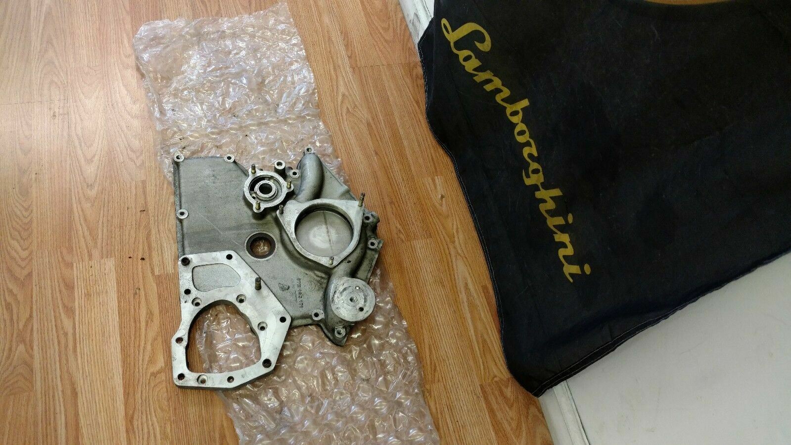 LAMBORGHINI MURCIELAGO LP640 ENGINE MOTOR BLOCK BACK COVER OEM 400537001