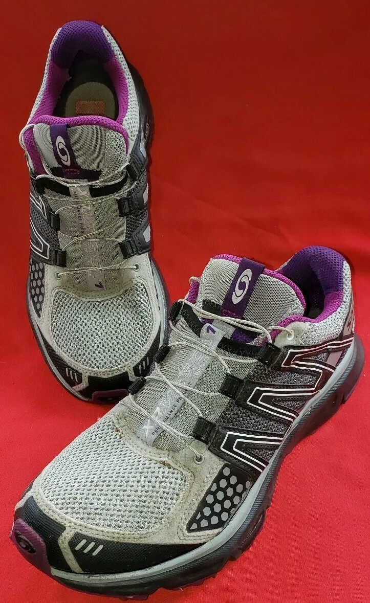 Scarpe da trail running donna Salomon XR Mission taglia 9M argento nero viola senza cravatta