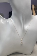 Solid 18ct gold au750 hallmark Dainty necklace freshwater Pearl necklace