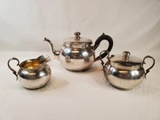 Pairpoint Mfg Company Quadruple Silver Plate Small Tea Pot Creamer Sugar Set Vtg