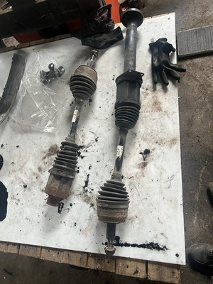 VW T5 2009 2.5 Tdi AXD Pair Of Driveshafts 7h0407271ad 7h0407272as