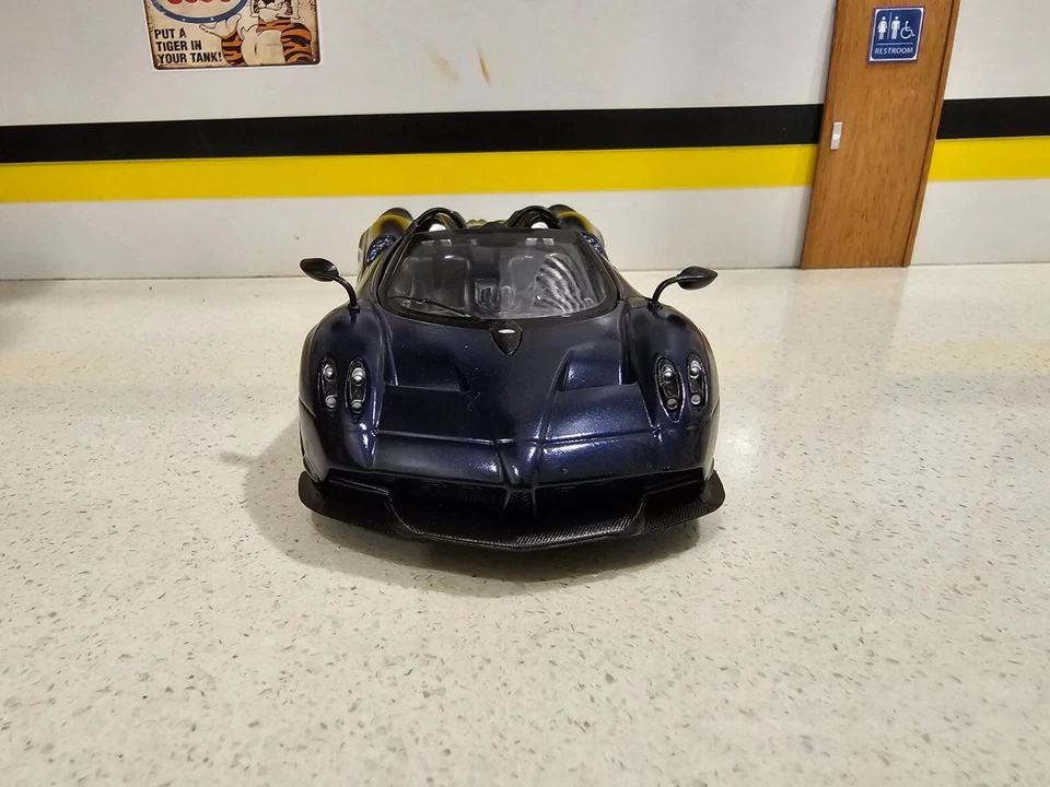 Coche fundido a presión Fast & Furious X escala 1:24 Pagani Huayra personalizado Foto 2 de 4