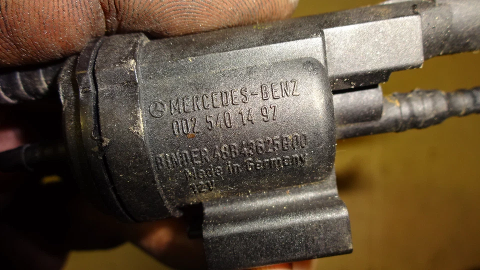 Mercedes-Benz W163 ML320 (2) válvula de conmutación válvula de recirculación de gases de escape 0025401497 Foto 2 de 2