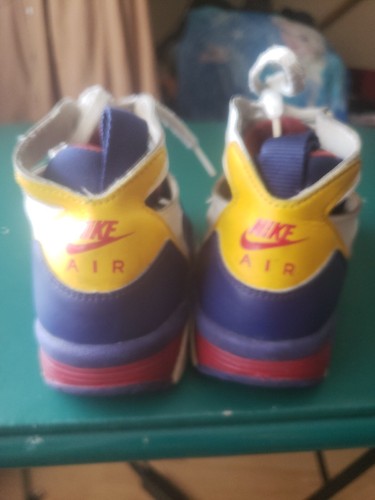 NIKE AIR TRAINER Huarache Retro OG 2019 White Regency Purple 679083-107 Size 6.5 - Picture 4 of 17
