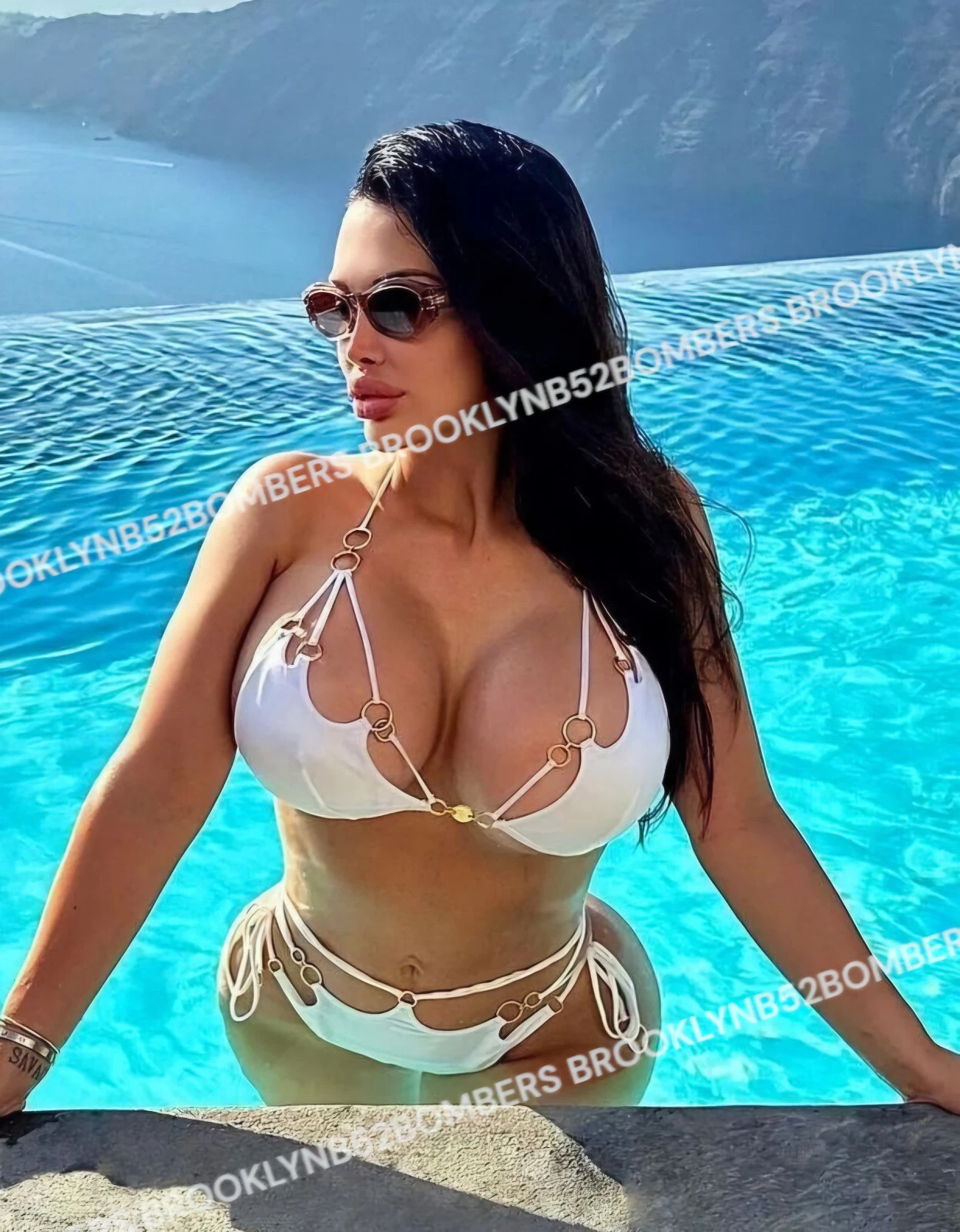 Aletta Ocean Model 8x10 Glossy Photo
