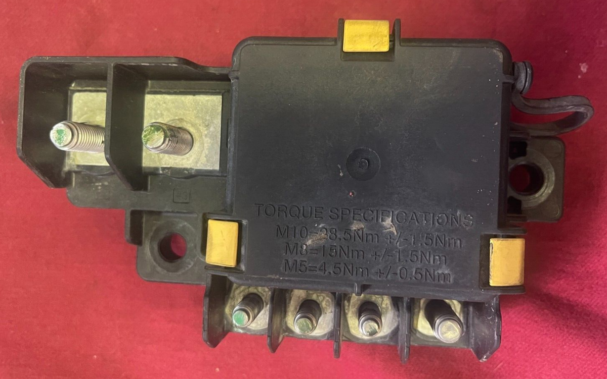 INTERNATIONAL NAVASTAR UNDER HOOD PDM FUSE PANEL I116 POWER