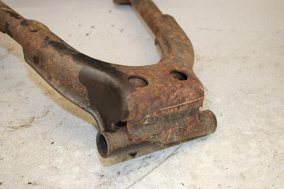 1982 Honda Nighthawk 750 CB750SC CENTER MAIN STAND M12-1647.AAD - Image 3 of 4