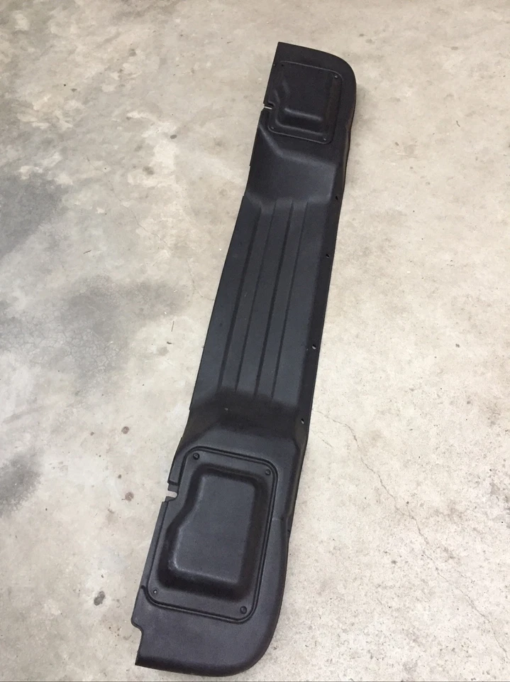 1971 DATSUN 240Z ПАНЕЛЬ ЗАДНЕГО ФОНАРЯ  - Изображение 2 из 4