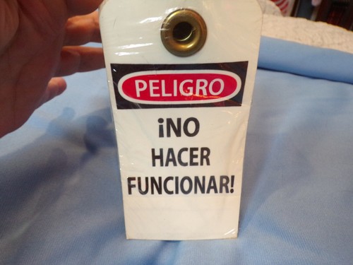 24 NEW DANGER DO NOT OPERATE / NO HACER FUNCIONAR Lockout Tags B704 - Picture 2 of 2