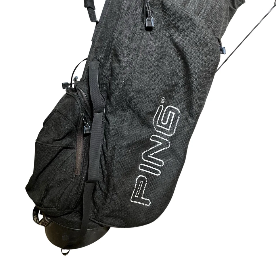 Bolsa de golf Ping Hoofer 3 soportes negra - divisor de 5 vías - sin correas - ligera Foto 2 de 4