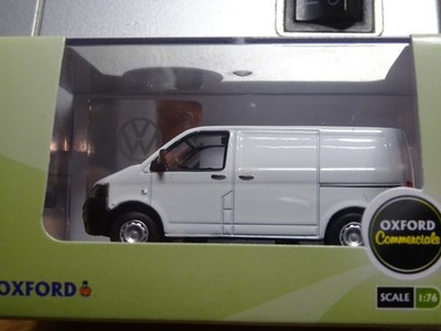 VW Bus T5 Transporter weiss Oldtimer Modelauto *NEU*  ca. 6cm