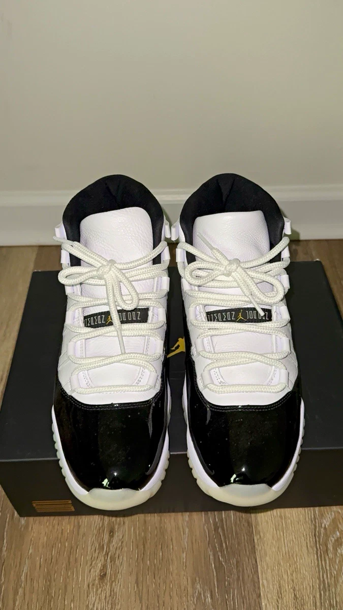 Preços baixos em Jordan 11 Retro Mid Gratitude / Defining Moments