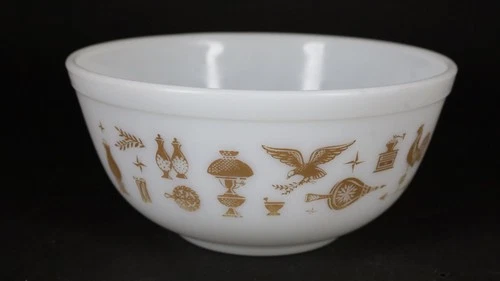 Vintage Pyrex Early American Americana Colonial White 403 Mixing Bowl 2.5qt 9”W