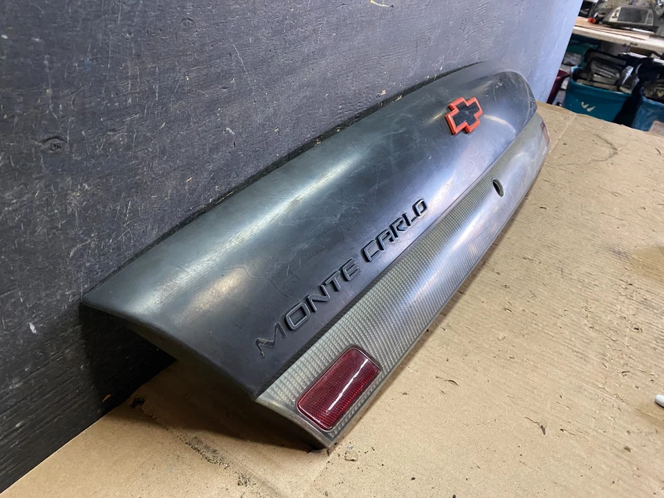 Chevrolet Monte Carlo 1995-1999 tapa maletero panel barra luz freno cubierta u6438 DG Foto 3 de 4