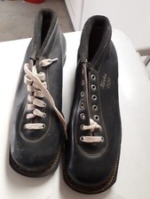 exceptionnelle paire de chaussure de ski de fond en cuir 1950-60 JO "Karhu"