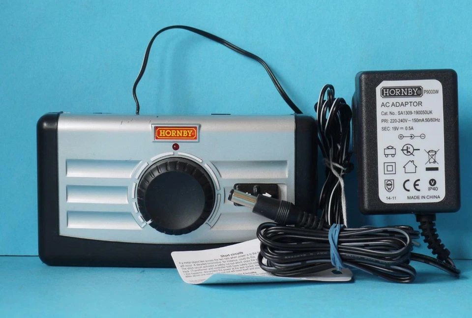 HORNBY R8250 STEUERGERÄT & P9000W TRAFO FÜR MODELLEISENBAHNANLAGE ZUG SET