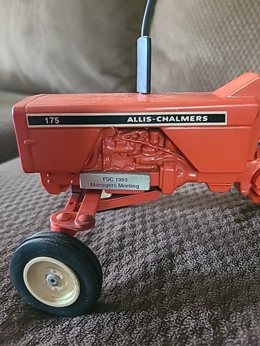 1993 Allis Chalmers 175 1/16 Scale Die Cast Tractor - Picture 3 of 13