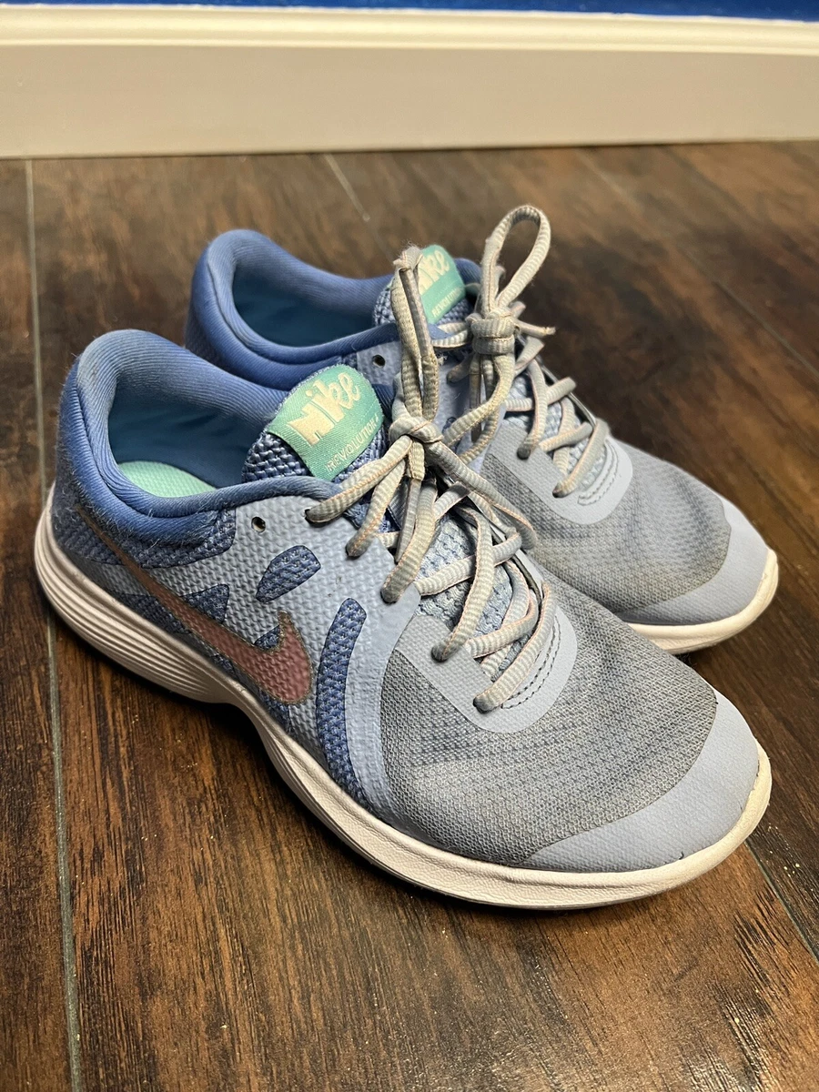Nike revolution 4 sales lightweight running shoe