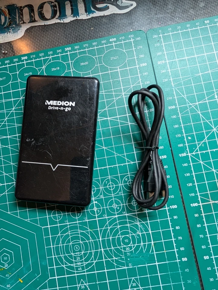 MEDION Externe 2.5" HDD Festplatte – 700 GB – USB-Anschluss