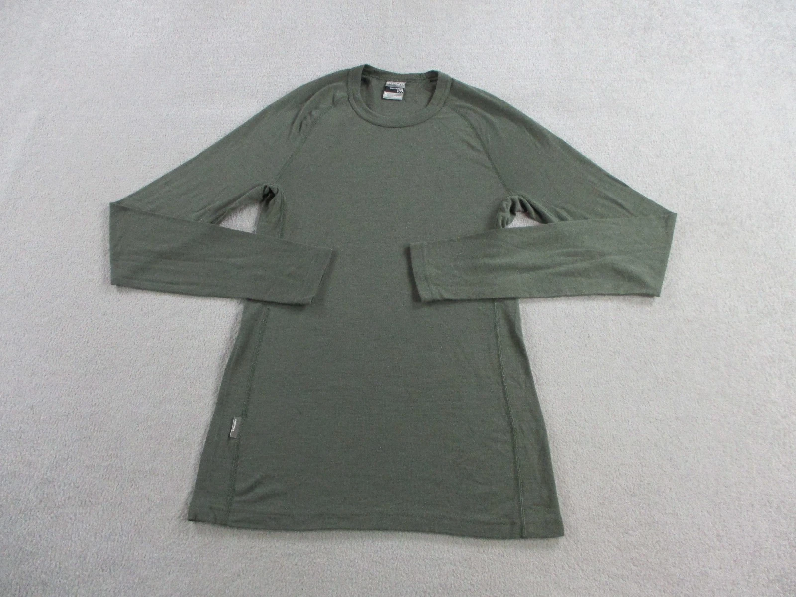 Icebreaker Merino Top Mens Medium Green Bodyfit Basics 200 Baselayer Long Sleeve