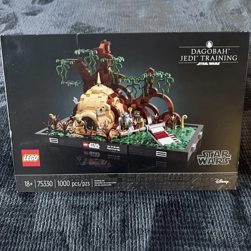 LEGO Star Wars: Dagobah Jedi Training Diorama (75330)