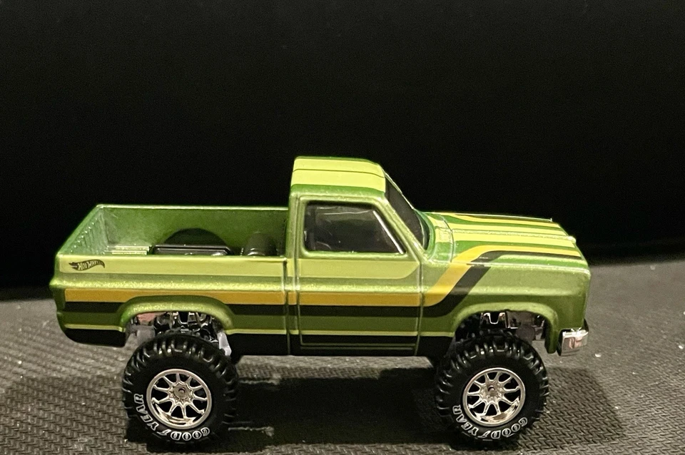 Rueda elevadora y neumático Hot Wheels verde 83 Chevy Silverado PERSONALIZADOS pilotos reales  Foto 2 de 4