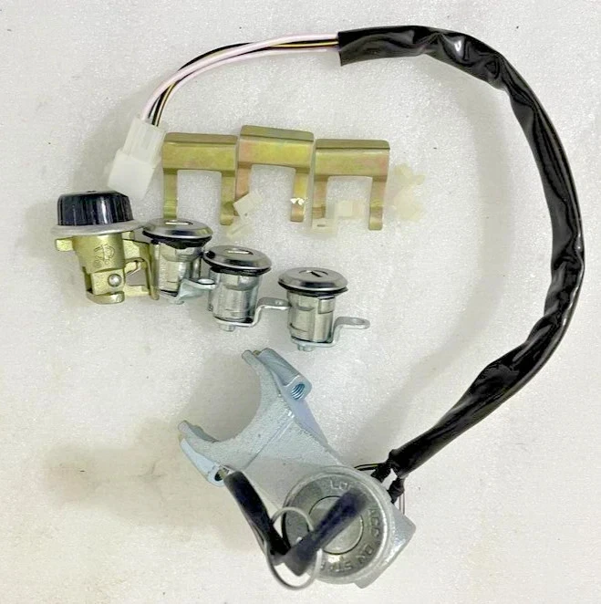 Suzuki Samurai Jimny SJ410 413 Ignition Switch Steering Door Glove Box Lock Set Foto 2 de 4