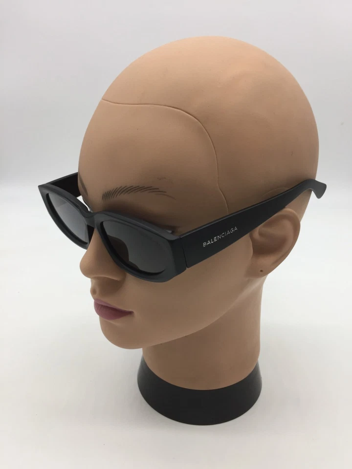 Gafas de sol Balenciaga para mujer negras mate con borde completo de moda 54-19-143 lentes grises Foto 3 de 4