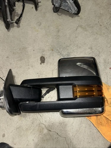 OEM 2014-2018 Chevy Silverado GMC Sierra 2500  Left Driver Tow Mirror 11 pin